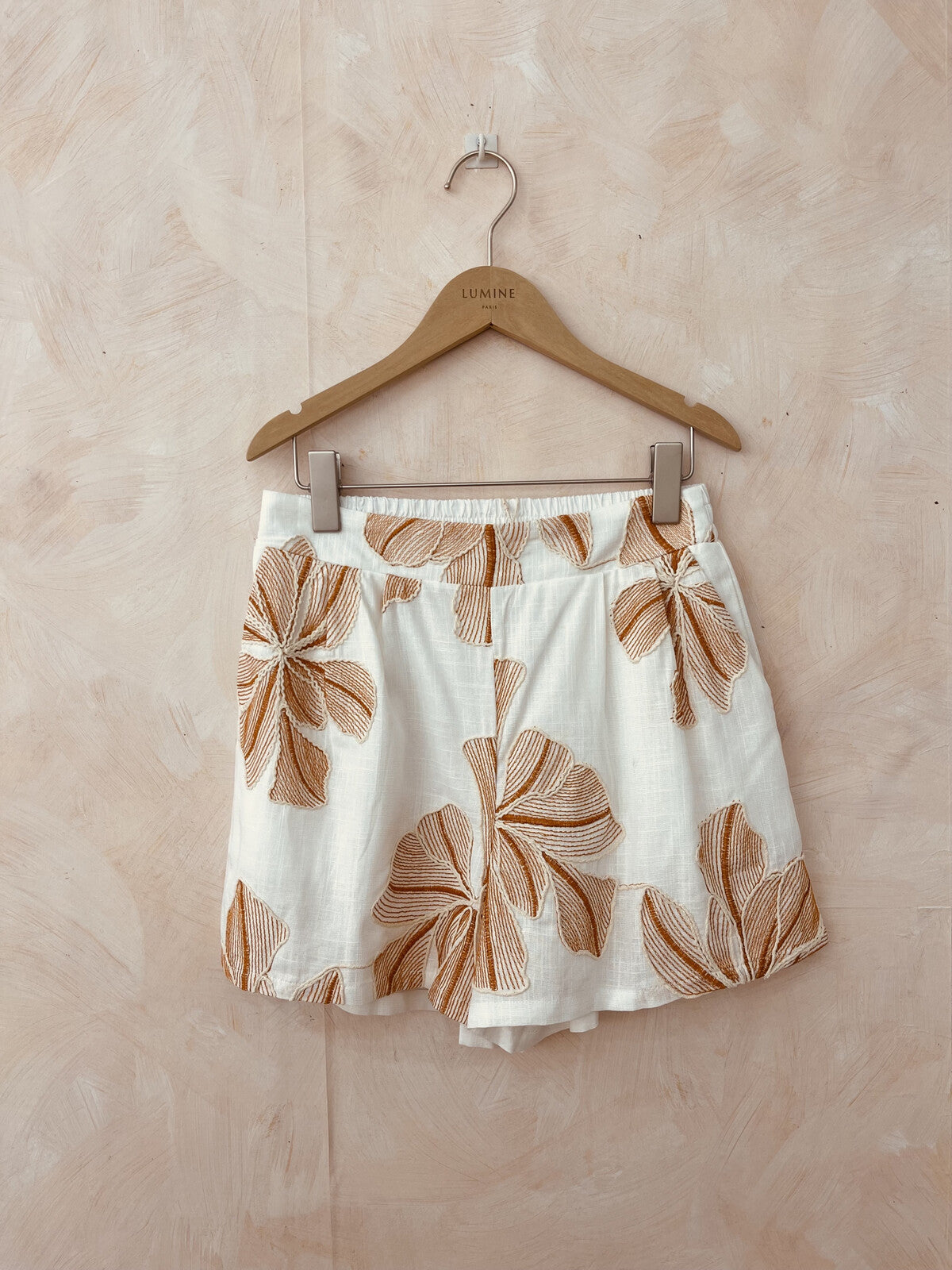 Short lin brodé