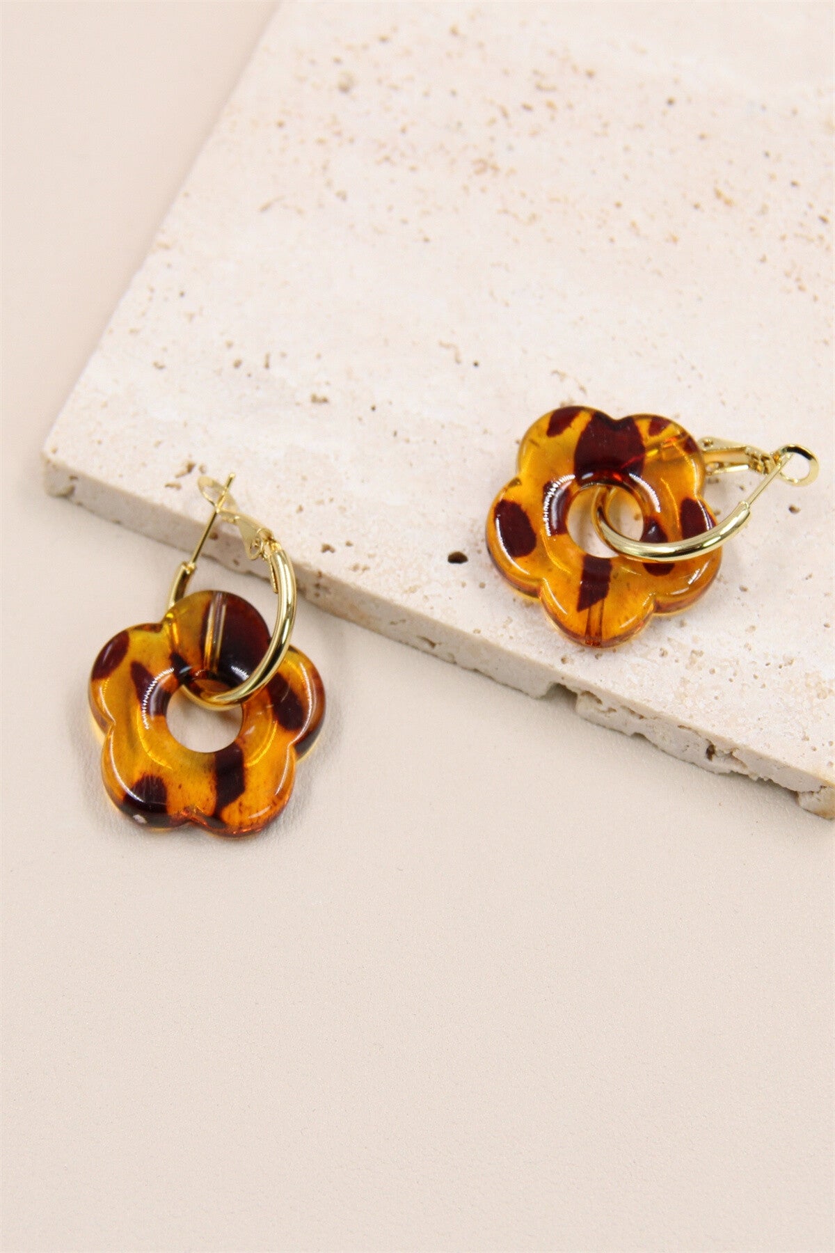 Boucle d'oreilles fleur léopard