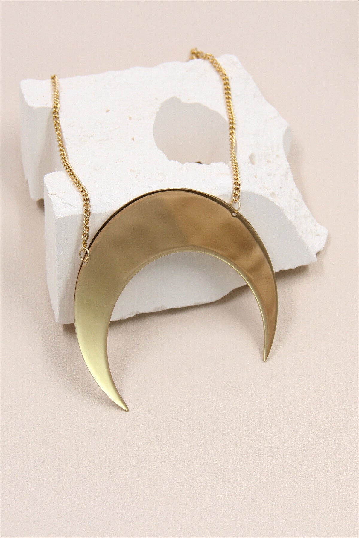 Collier à forme géométrique
